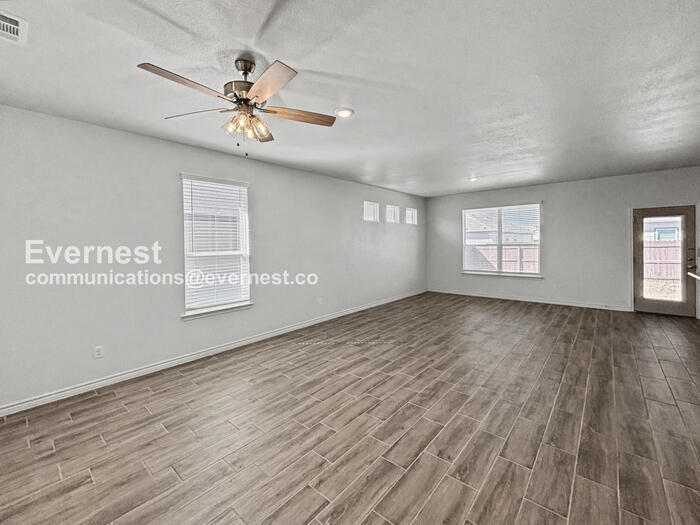 Building Photo - 2236 Hornbeam St