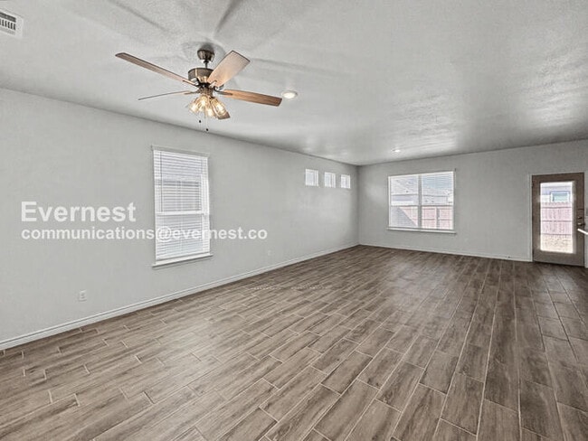 Building Photo - 2236 Hornbeam St