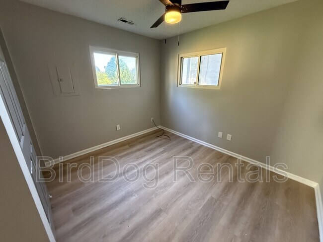 Building Photo - 690 Gibbard Ave