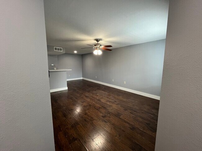 Building Photo - 3008 Parkway Blvd