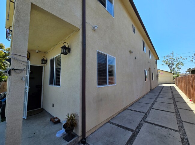 Building Photo - 6629 Denver Ave