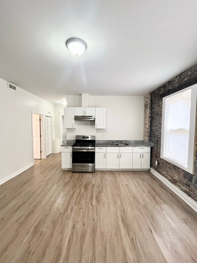 Building Photo - 2238 S Homan Ave