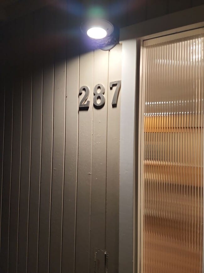 Building Photo - 5 bed 3.5 bath home close to campus!