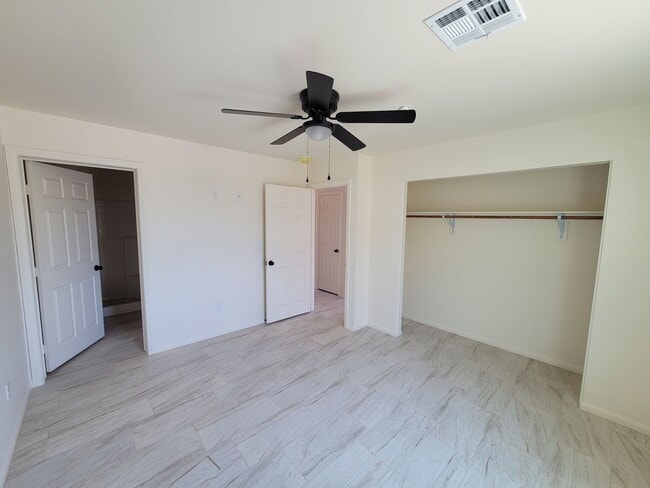 Building Photo - 933 Rockwood Ave
