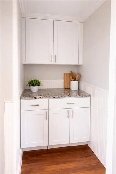 Building Photo - 308 State St