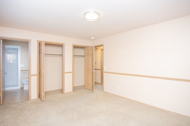 Building Photo - Really Nice 4 bedroom 3 Bath Home on Spacious Lot!