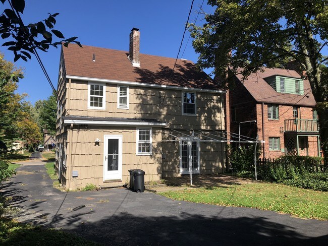 Building Photo - 18124 Lomond Blvd