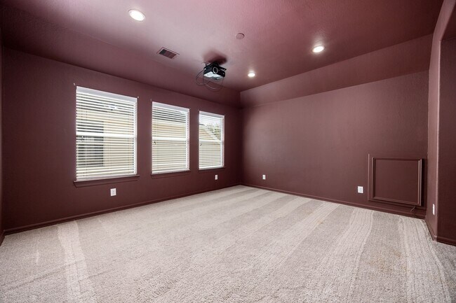 Building Photo - 6010 Gatewood Manor Dr