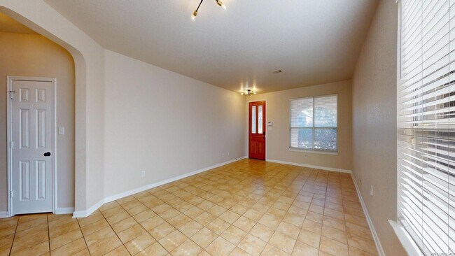 Building Photo - 101 Springtree Cliff