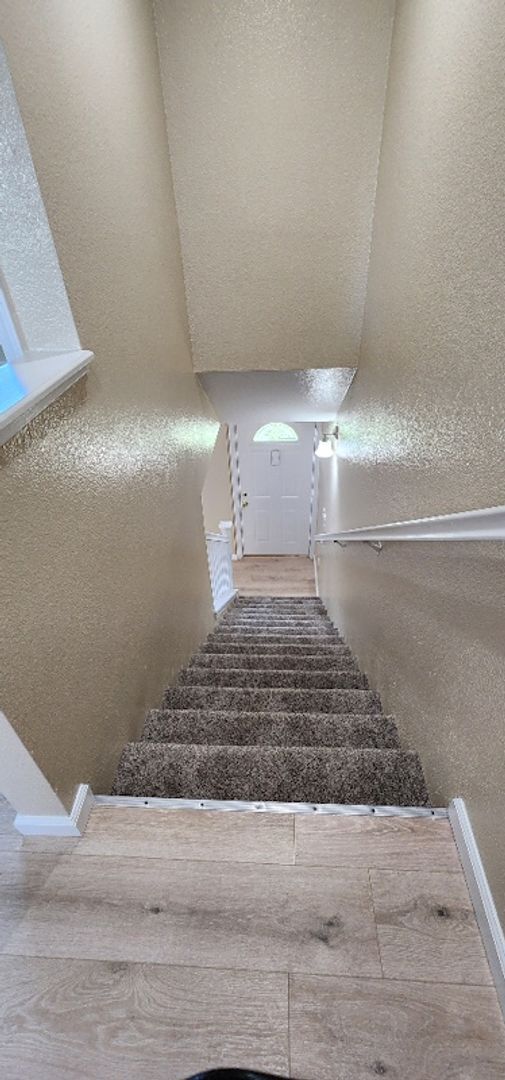 Building Photo - Nice Condo 2 Bedroom 1 Bath Off Street Parking in Great Area Valljeo