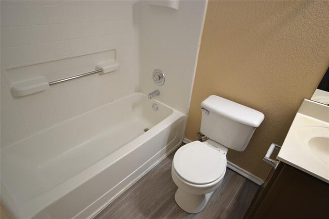 Building Photo - 2106 Hawksbury Way