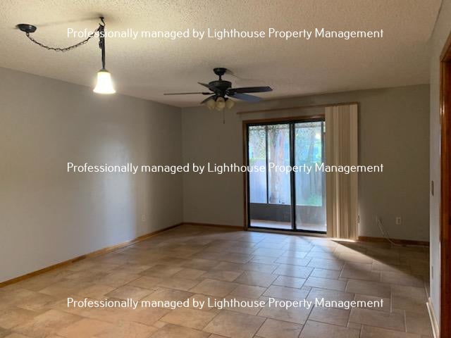 Building Photo - Relaxing townhome in Arlington with covered parking