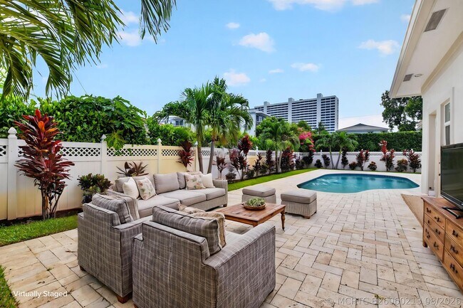 Building Photo - 899 Granada Dr