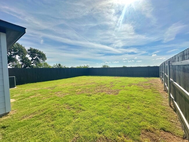 Building Photo - Luxury 2-Story, 4-Bed/ 2.5-Bath Duplex in ...