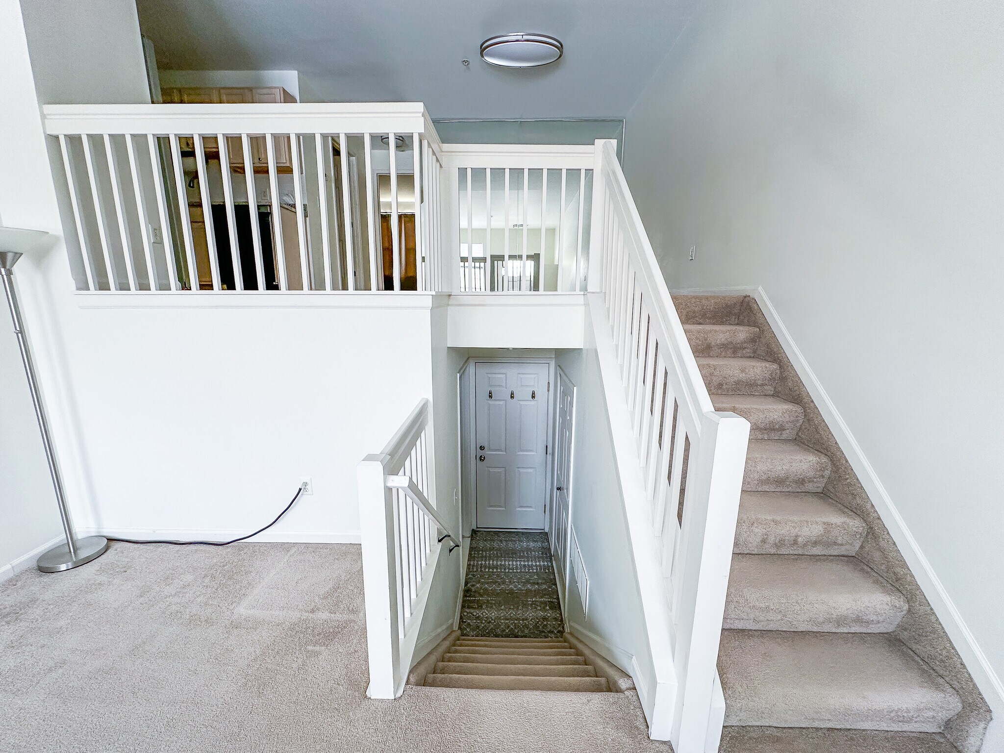 Building Photo - 1872 Lindsay Ln