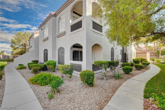 Building Photo - 700 Carnegie St