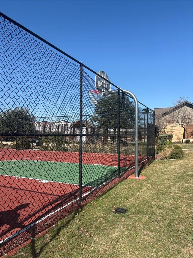 Building Photo - 2011 Langdale Ln