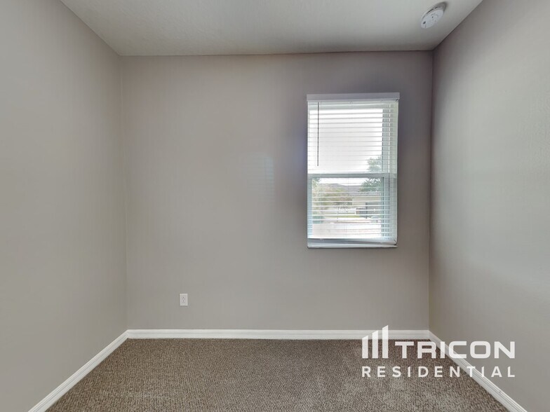 Building Photo - 3208 Macintosh Rd