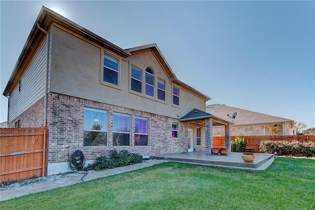 Building Photo - 2601 Mirasol Loop