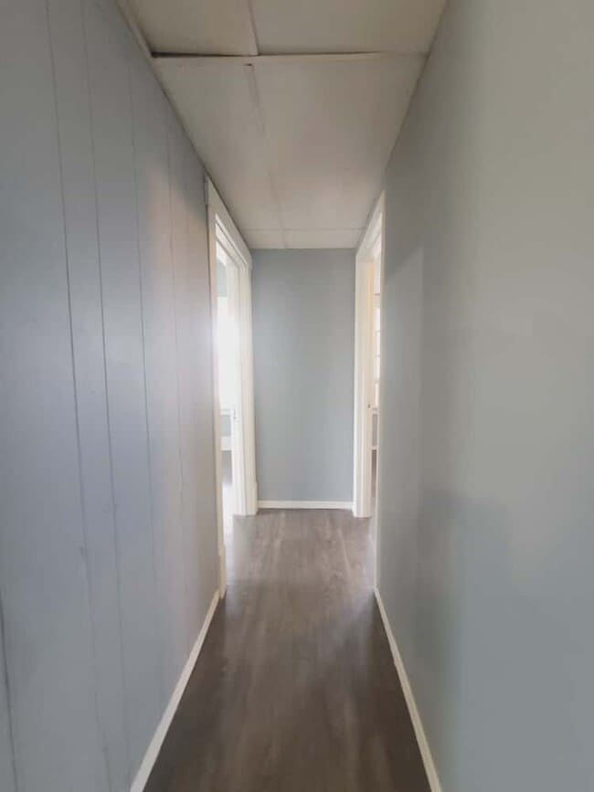 Building Photo - 424 1/2 N Wheeler Ave