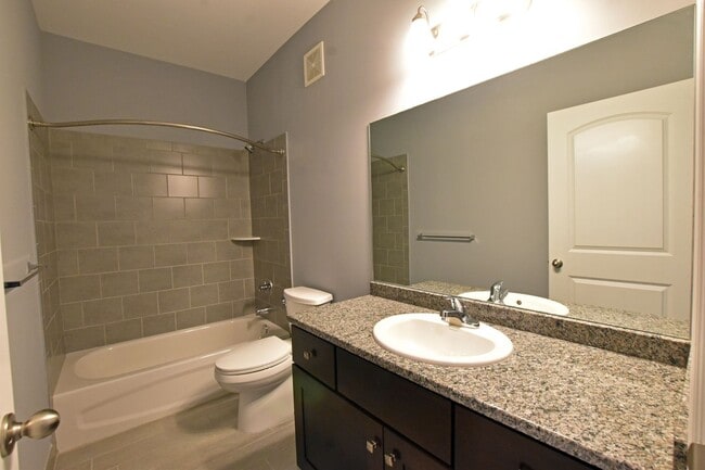 Building Photo - 3-Bedroom, 2-Baths, 1350 SF condo-style apartment, Upper Unit in Shelby Township.