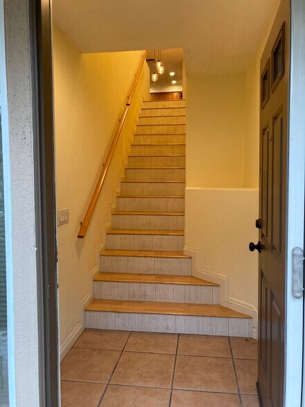 Building Photo - 1187 S Country Glen Way