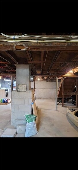 Building Photo - 45 Cottage St