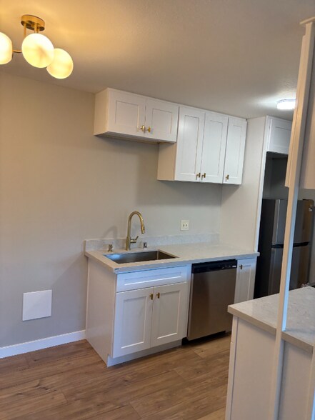 Building Photo - 133 SW Normandy Rd