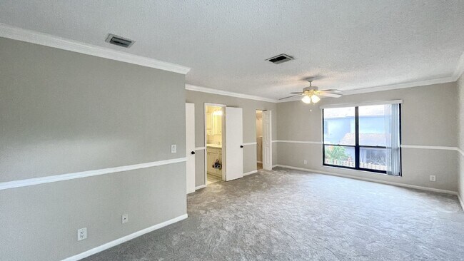 Building Photo - 501 Sandtree Dr