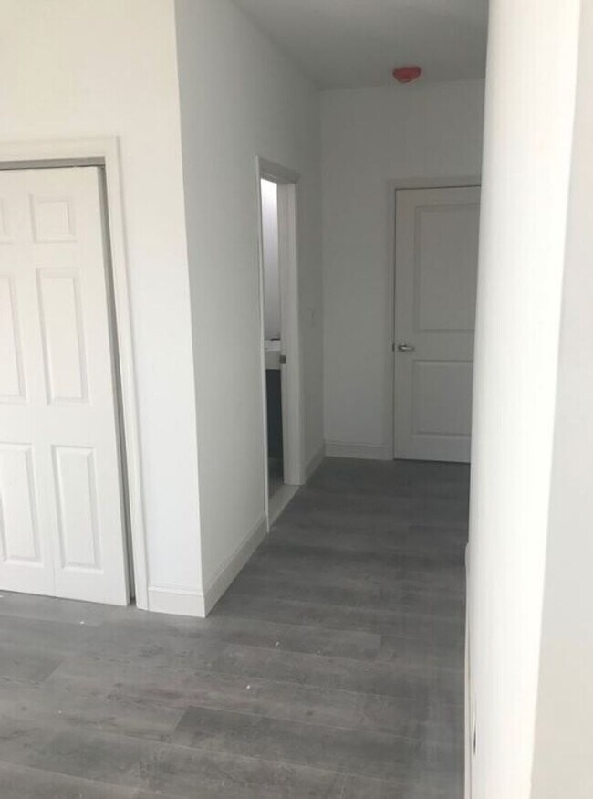 Building Photo - 3326 N 17th St