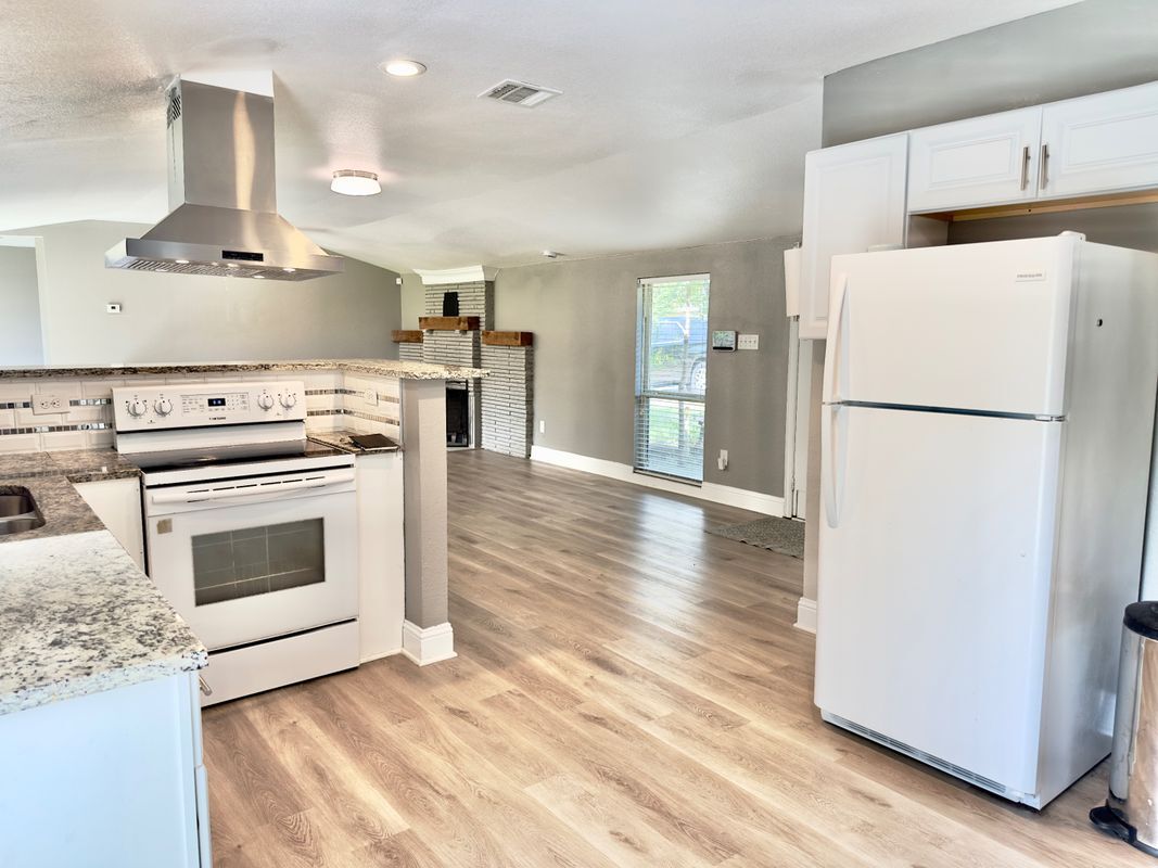 Building Photo - 1716 W Mayfield Rd