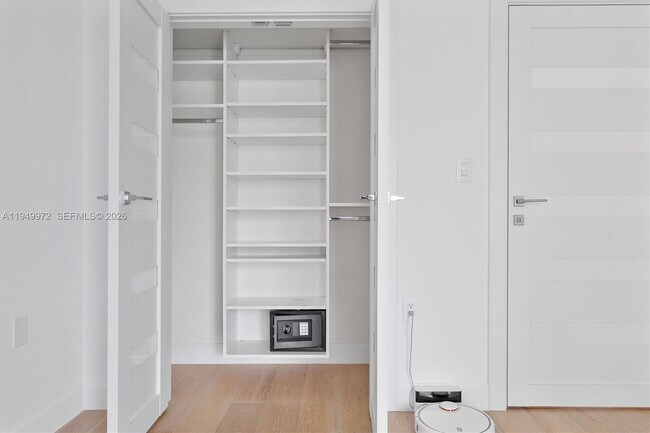 Building Photo - 200 Sunny Isles Blvd