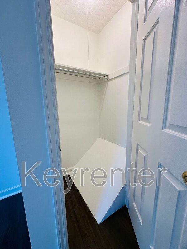 Building Photo - 132 Durwood Rd