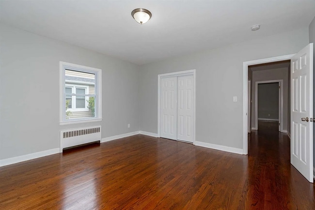 Building Photo - 35 Clark St