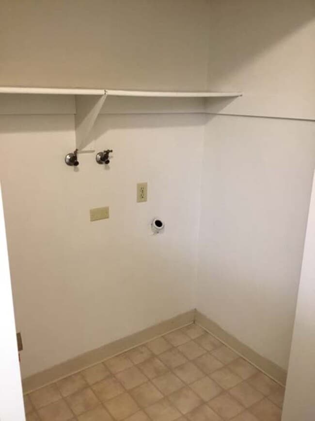 Building Photo - 5129 SE Cesar Estrada Chavez Blvd