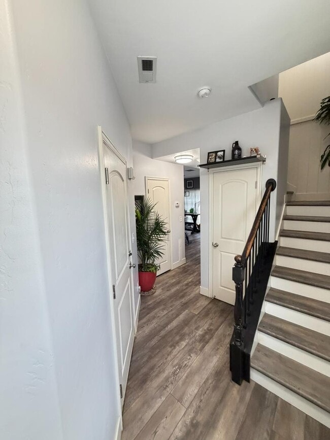 Building Photo - 6929 S Vlg Hvn Dr