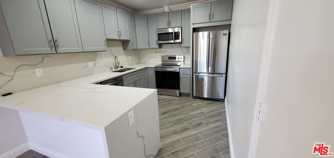 Primary Photo - 827 2nd St