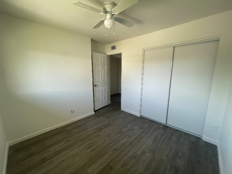 Building Photo - 4613 S Mill Ave