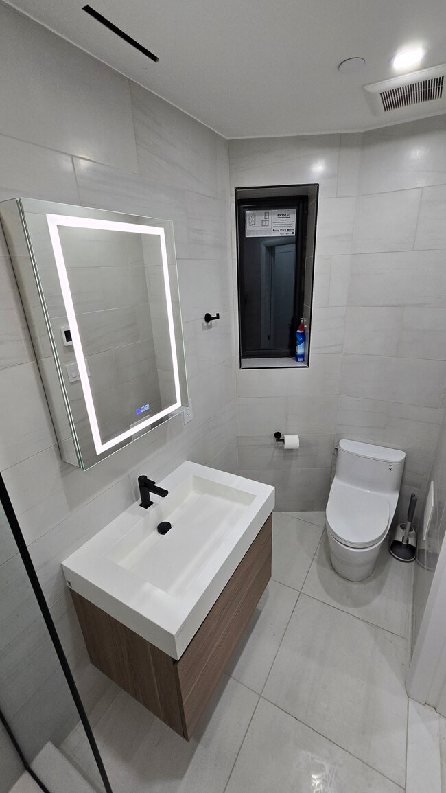 Building Photo - 88 East End Ave