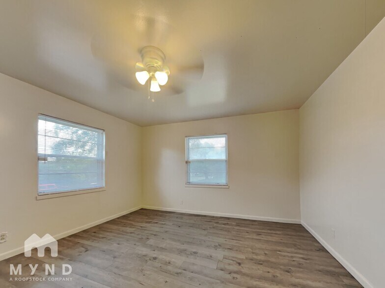 Building Photo - 7527 Quail Run Dr