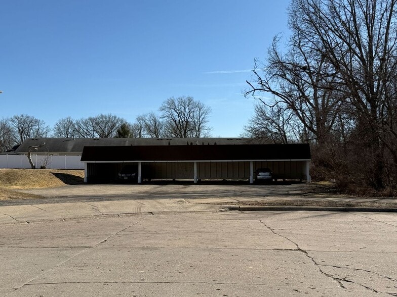 Building Photo - 3438 Villa Ridge