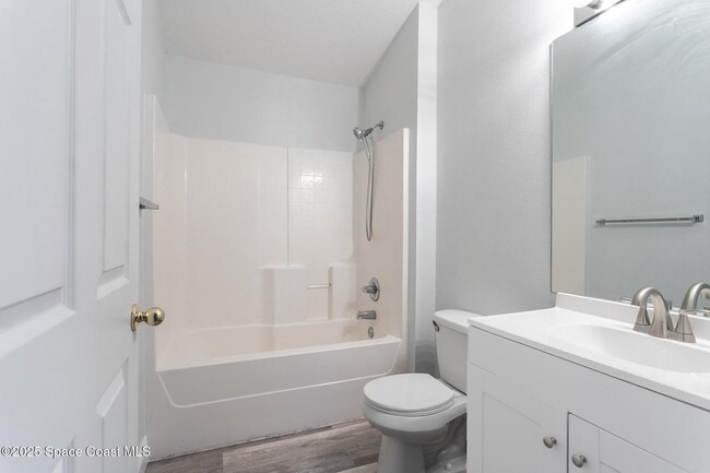 Building Photo - 2410 Bridgeport Cir