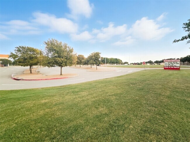Building Photo - 8313 Twisted Pne Wy