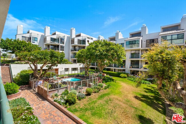 Building Photo - 2920 Neilson Wy