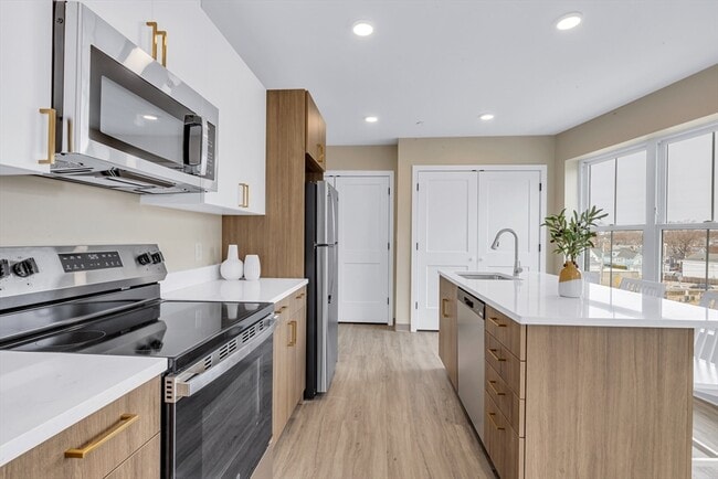 Building Photo - 377 Cummins Hwy