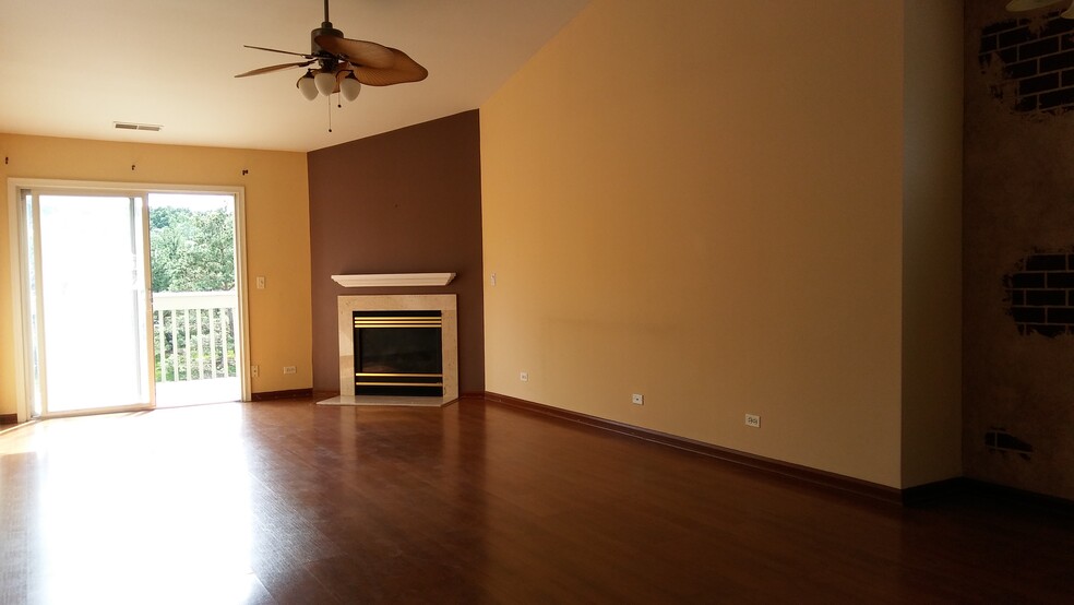 Living Room - 743 Sycamore Ct