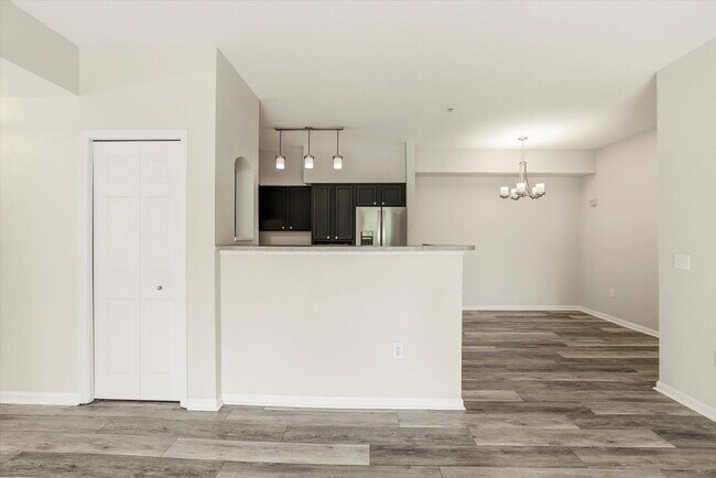 Building Photo - 2801 Chancellorsville Dr