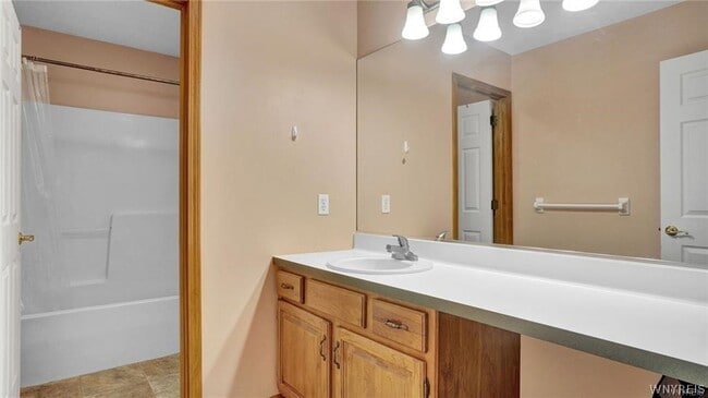 Building Photo - 83 Huntingwood Dr