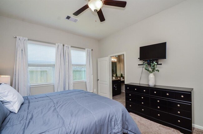 Building Photo - 1627 Summer City Dr