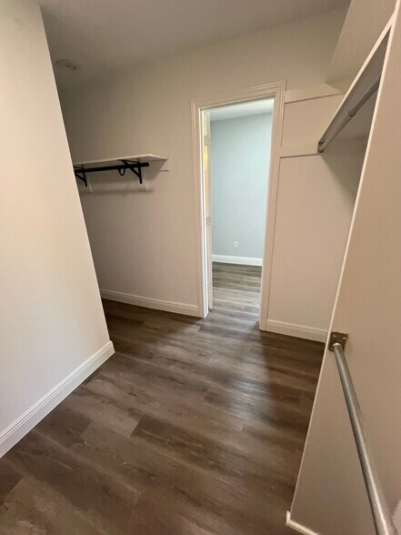 Building Photo - 3730 Tam O Shanter Dr